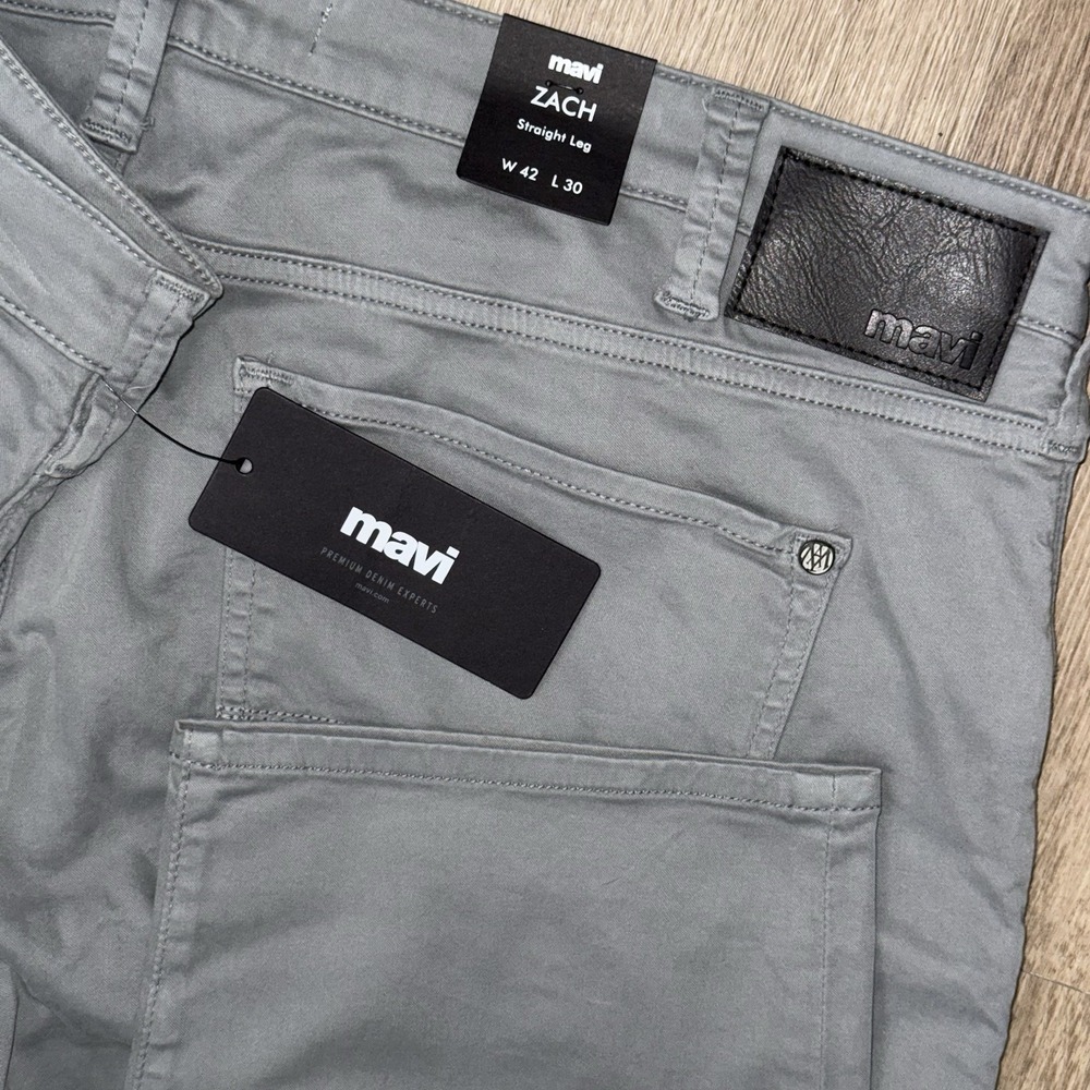 NWT Mavi Zach Straight Leg Pants Men's 42x30 Grey Shark Skin Twill Stretch